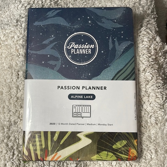NWT Alpine Lake Passion Paper Life Coach Personal Planner 2023 Monday Start - Picture 5 of 16